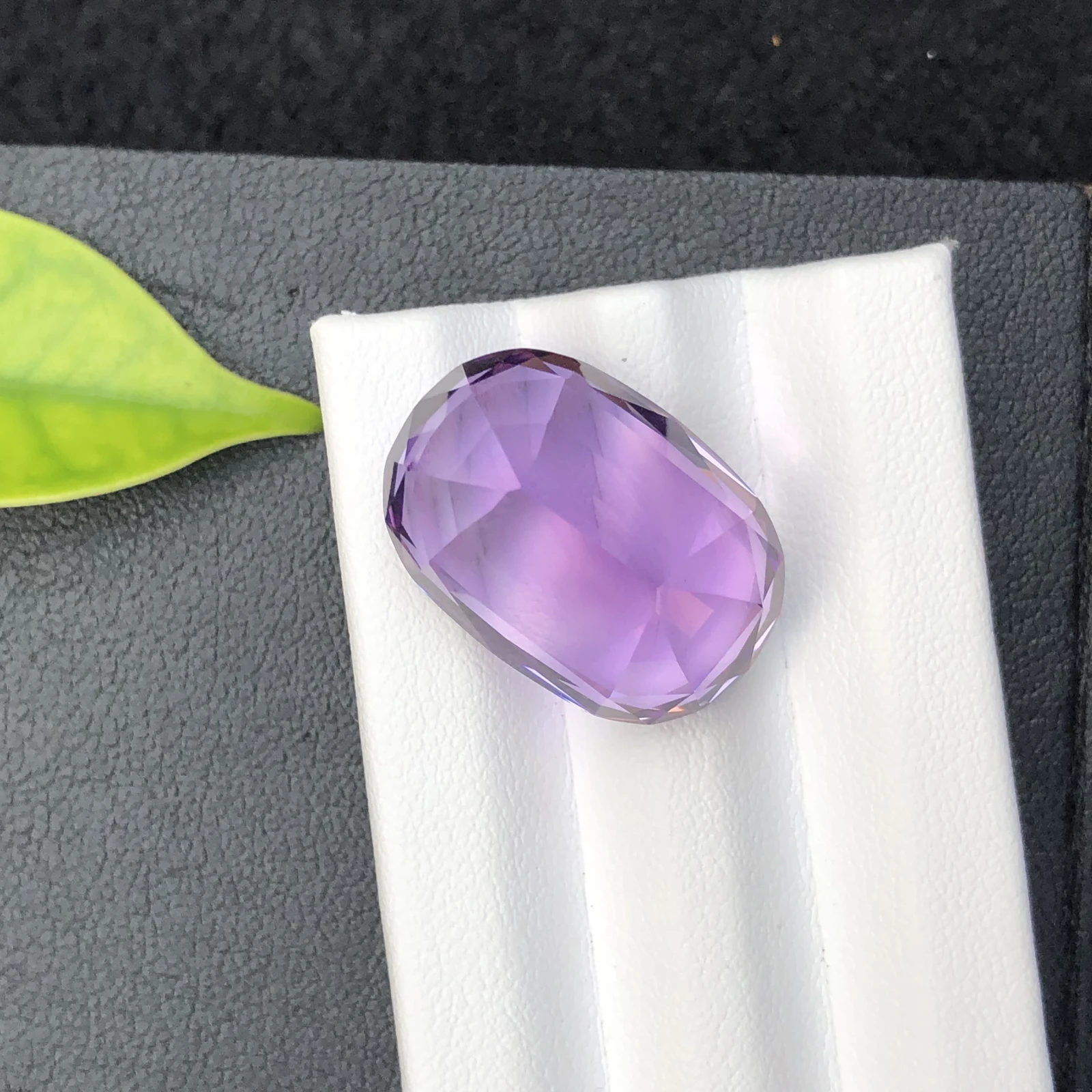 24.65 CT Natural Lavender Amethyst Oval Shape Loose Gemstone — view 1